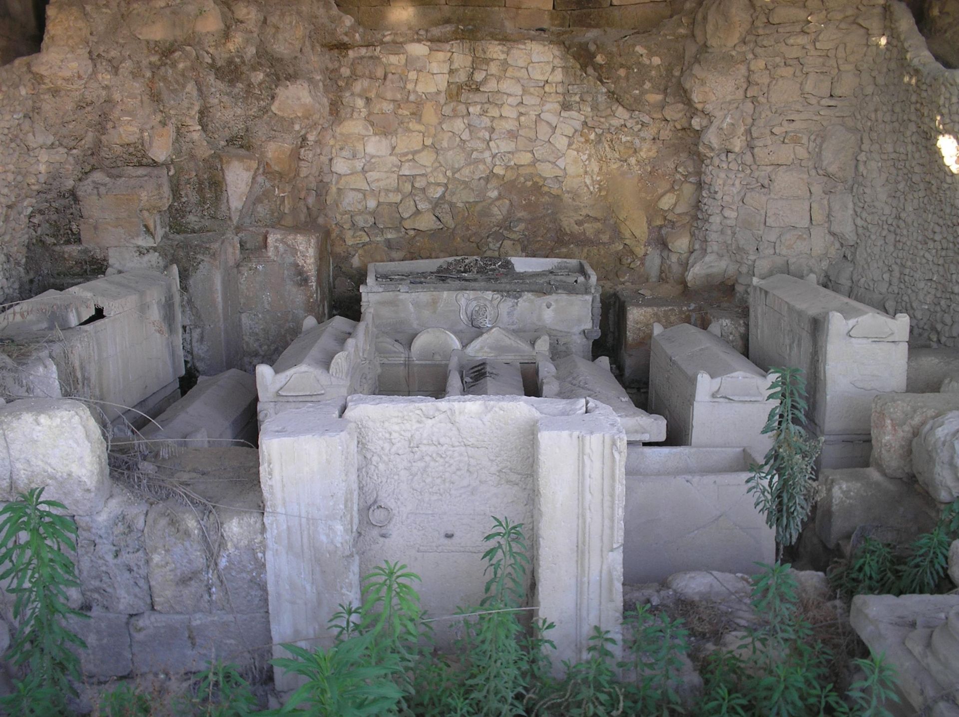 المقابر الأثرية